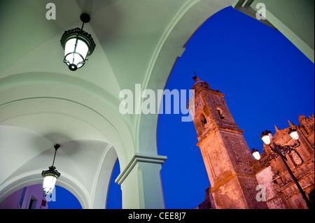 Vue de l'ancienne église à Malcocinado, Cadix, Andalousie, Espagne Banque D'Images