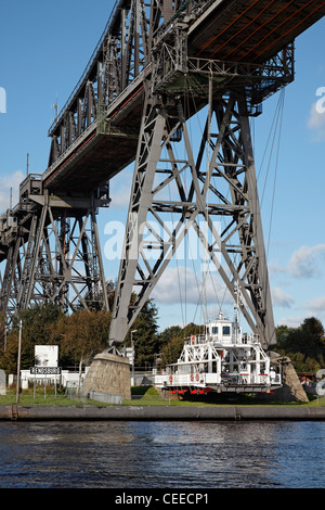 Käthe-kollwitz Hochbrücke, 1911 und 1913 erbaute Stahlkonstruktion über den Nord-Ostsee-Kanal, Eisenbahn-Brücke Schwebefähre und Banque D'Images