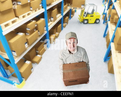 Portrait de l'homme Livraison en entrepôt classique Banque D'Images