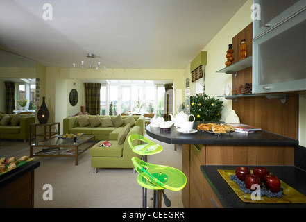 Vue de la cuisine-salon Banque D'Images