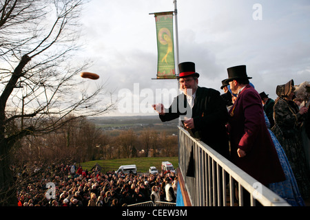 Rassembler les résidents pour le rapport annuel de printemps festival des Krakelingen dans le village flamand de Bruxelles, Belgique Banque D'Images