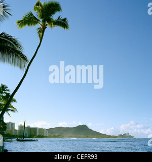 Diamond Head de Waikiki Beach Oahu Hawaii in early morning light Banque D'Images