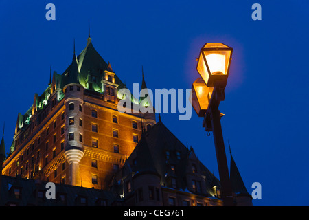 Vue de la nuit de l'hôtel Fairmont Le Chateau Frontenac, Ville de Québec (site du patrimoine mondial de l'UNESCO), Canada Banque D'Images