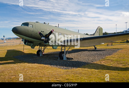 Douglas DC3 Dakota de l'Aviation royale canadienne, le Musée de la Base aérienne de Comox. L'île de Vancouver, BC. Le Canada. 7985 SCO Banque D'Images