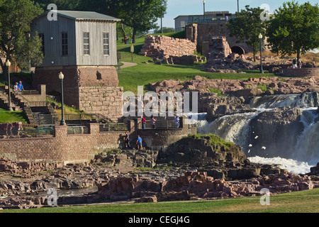 American Sioux Falls The Big Sioux River Queen Bee Mill Ruins Dakota du Sud SD images images photos Grande haute résolution aux Etats-Unis US horizontal haute résolution Banque D'Images