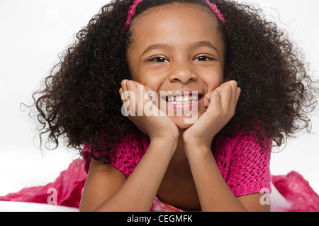 Smiling cute adorable petite fille de 5 ans, première niveleuse, African American Banque D'Images