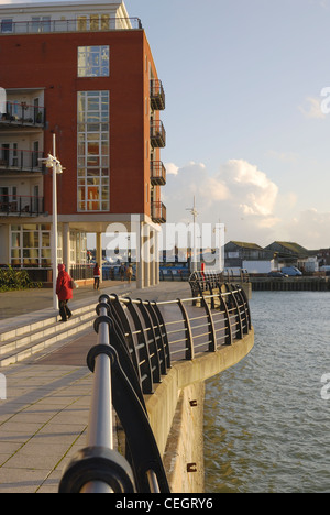 Immeuble au centre commercial GUNWHARF QUAYS. Portsmouth. Le Hampshire. L'Angleterre Banque D'Images