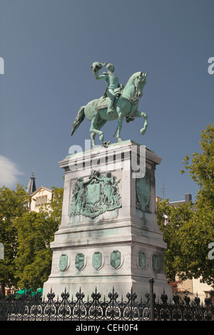 Statue du Grand-Duc Guillaume II à la Place Guillaume II à Luxembourg-ville, le Grand-duché de Luxembourg. Banque D'Images