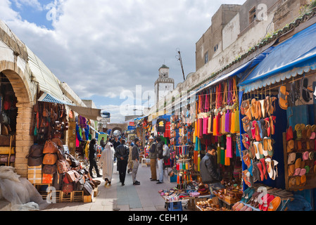 Boutiques et étals de la Medina, Essaouira, Maroc, Afrique du Nord Banque D'Images
