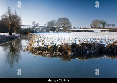 Rivière Avon en hiver - Wiltshire Banque D'Images