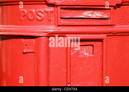 Vieux métal boîte rouge Banque D'Images