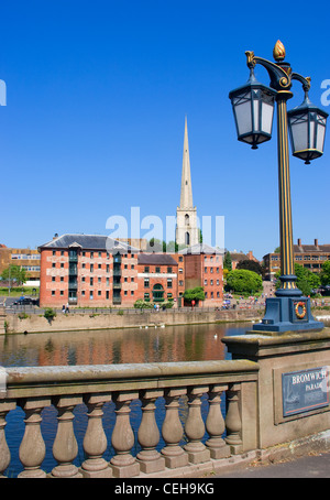 Quai sud de la rivière Severn Bridge Worcestershire Worcester UK Banque D'Images