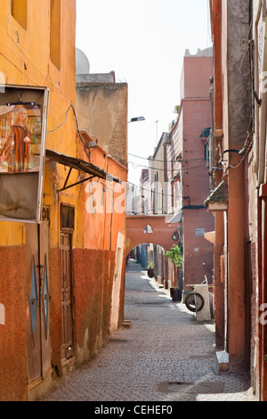 Rue dans le quartier de la médina, Marrakech, Maroc, Afrique du Nord Banque D'Images