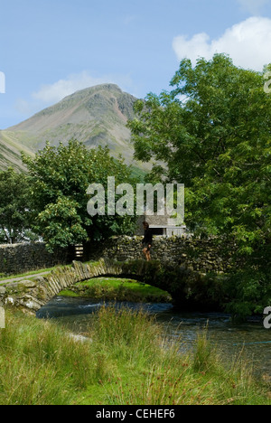 Le pont à cheval Wasdale Head dans le Parc National de Lake District Banque D'Images