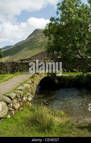 Le pont à cheval Wasdale Head dans le Parc National de Lake District Banque D'Images