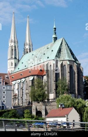 Peterskirche église sur la rive de la rivière Lausitzer Neisse à Goerlitz. Banque D'Images