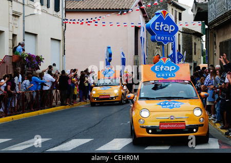 Flotte dans la caravane qui précède le Tour de France 2011. Banque D'Images