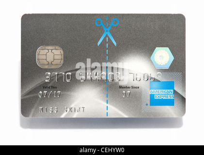 Coupe ciseaux d'une carte de crédit American Express Banque D'Images