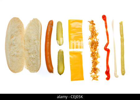 Fast food, nutrition. les ingrédients d'un hot dog. Banque D'Images