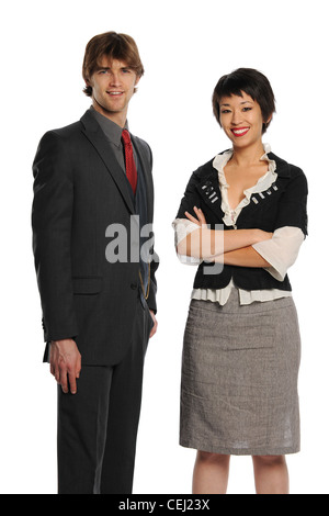 Deux Young Businesspeople smiling et isolé sur fond blanc Banque D'Images