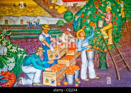 Créé en 1934 par l'artiste Maxine Albro, une fresque dans le réalisme social style artistique intitulée "L'agriculture de la Californie' Banque D'Images