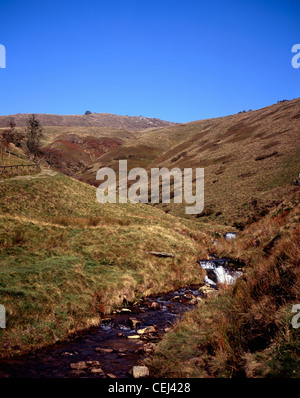 La rivière qui coule vers le bas à partir de la Noe Edale tête à l'échelle de Jacob Kinder Scout Edale Parc national de Peak District Derbyshire, Angleterre Banque D'Images