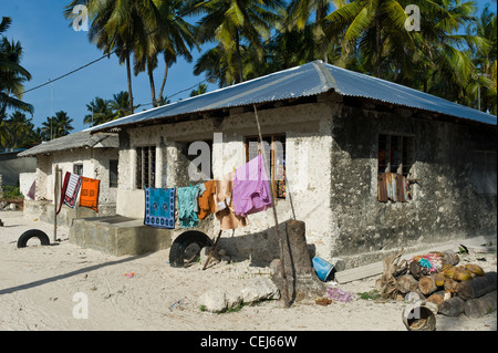 Maisons de village Porto de Galinhas côte est de Zanzibar, Tanzanie Banque D'Images