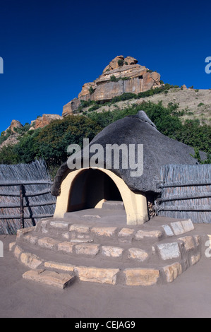 Cabane traditionnelle au Village Culturel Basotho,Qwa Qwa,l'Est de la province de l'État libre Banque D'Images