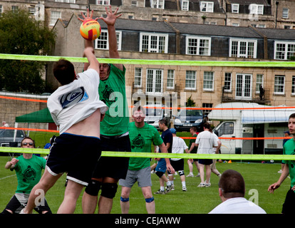 Les équipes participant à la 37e championnats nationaux de volley-ball annuel international Whitefield ; Baignoire, juillet 2011. Banque D'Images