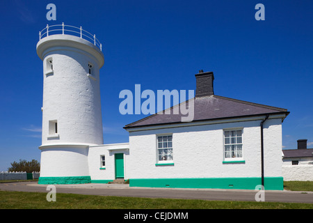 Pays de Galles, Glamorgan, Nash Point Lighthouse and Cottages Banque D'Images