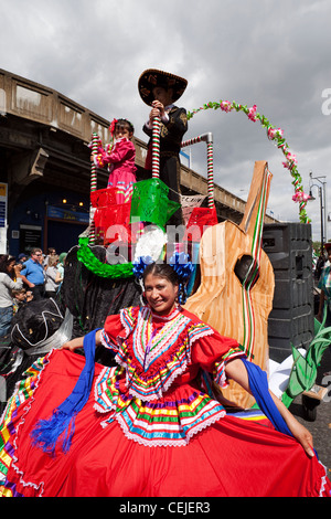 L'Angleterre, Londres, Southwark, Participant au 'Carnaval del Pueblo' Festival (le plus grand festival de rue d'Amérique latine) Banque D'Images