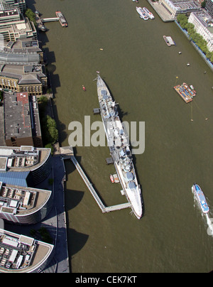 Image aérienne du HMS Belfast, amarré dans la Tamise, Londres Banque D'Images