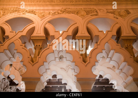 Aljaferia Palace palais fortifié construit au cours du deuxième semestre 11e siècle dans la région de Saragosse Abu Jafar Ahmad ibn Sulayman al Muqtadir Banque D'Images