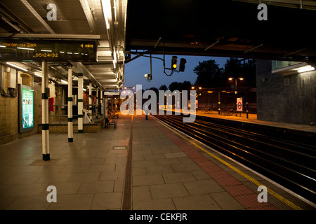 La station de métro de Finchley Central dans le nord de Londres Banque D'Images