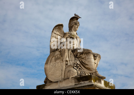 France, Paris, Statue de la Déesse Athéna Banque D'Images