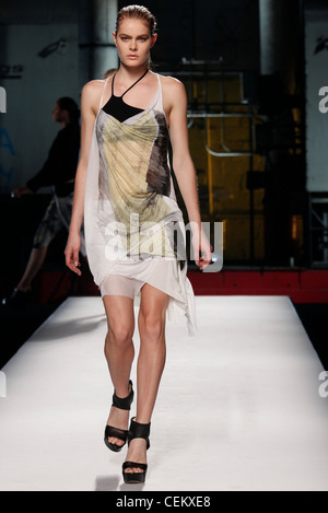 Helmut Lang New York pour WearSpringSummer 2012 Banque D'Images