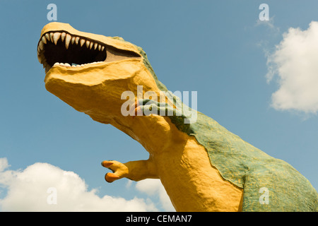 'Worlds Largest Dinosaur', un 25 m. de hauteur de la fibre de verre et d'acier, modèle Tyrannosaurus Rex à Drumheller, Alberta, Canada. Banque D'Images