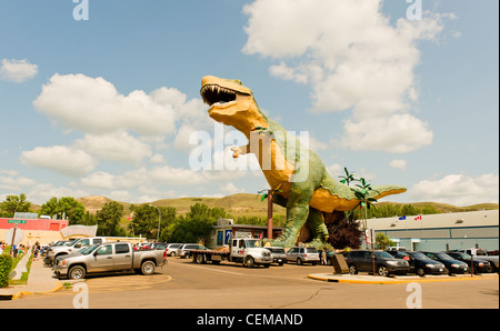 'Worlds Largest Dinosaur', un 25 m. de hauteur de la fibre de verre et d'acier, modèle Tyrannosaurus Rex à Drumheller, Alberta, Canada. Banque D'Images