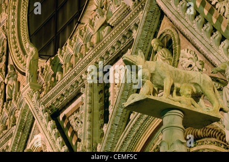 Détails de la façade de la Cathédrale de Sienne (Italie) Banque D'Images