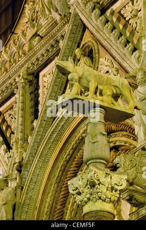 Détails de la façade de la Cathédrale de Sienne (Italie) Banque D'Images