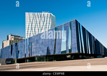 Le Forum Bâtiment et Torre, Diagonal de Barcelone, Catalogne, Espagne Banque D'Images