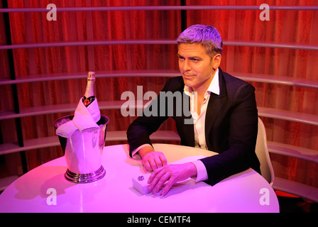 George Clooney comme une figure de cire de Madame Tussauds Wax Museum, Unter den Linden 74, Berlin, Germany, Europe Banque D'Images