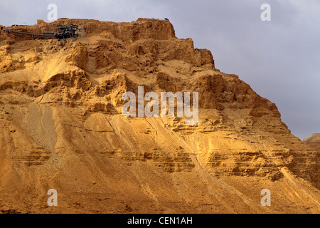 Téléphérique touristique à Massada, ancienne forteresse d'Israël dans le désert. Banque D'Images