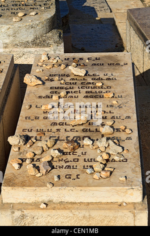 Gros plan du tombstone juif sur le Mont des Oliviers. Banque D'Images