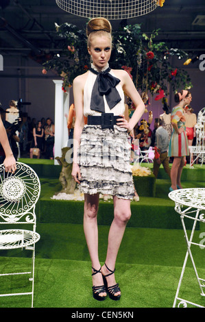 Alice et Olivia New York pour WearSpringSummer 2012 Banque D'Images