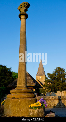 Royaume-uni, Angleterre, Surrey, Shere village church Banque D'Images