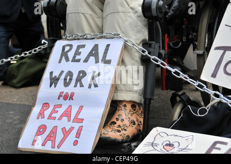 La réforme de l'aide sociale Loi protester Oxford Circus London Regent Street bloc Personnes handicapées Banque D'Images