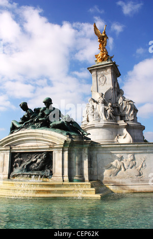 Victoria Memorial devant le palais de Buckingham à Londres , Royaume-Uni Banque D'Images