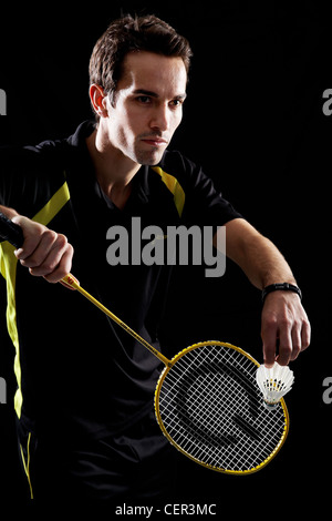 Portrait de Nathan Robertson, joueur de badminton champion du monde, se préparer à servir. Banque D'Images