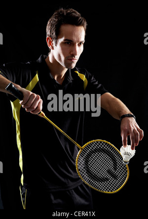 Portrait de Nathan Robertson, joueur de badminton champion du monde, se préparer à servir. Banque D'Images